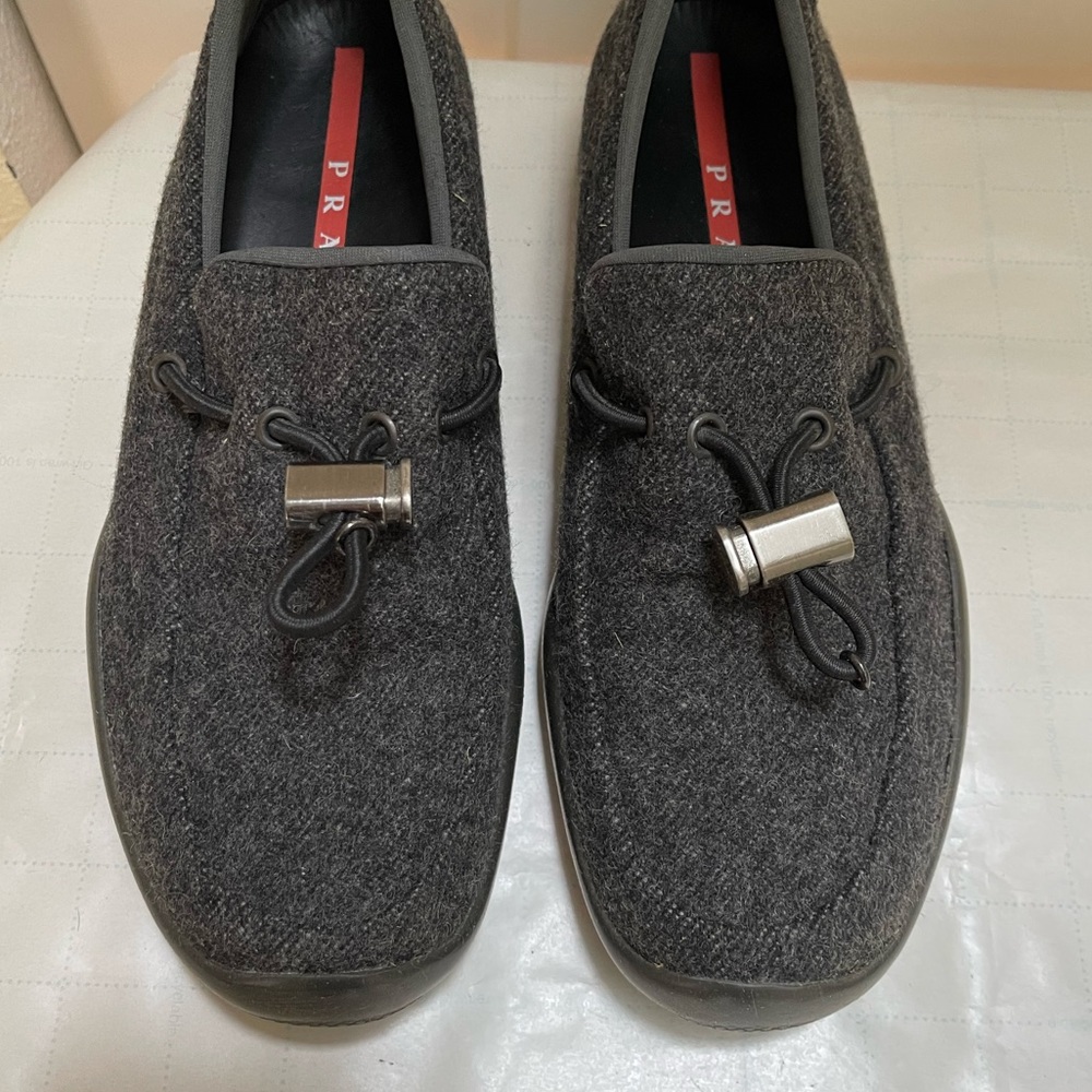 Authentic Prada classic toggle wool loafers - Picture 4 of 14